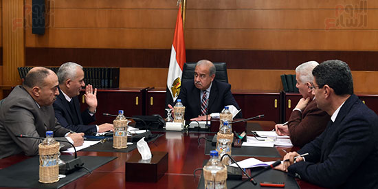 اجتماع رئيس الوزراء بقيادات وزارة اليربية والتعليم  (3)