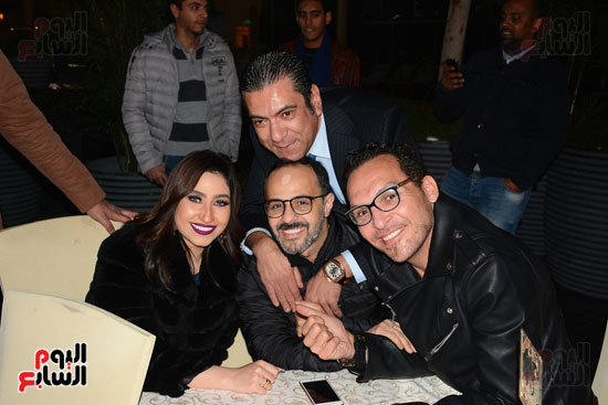 بوسى ومدير أعمالها حمدى بدر وياسر الحريرى وحمادة