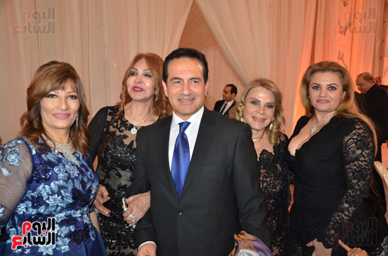 محمد ثروت ونجوى مواهب وفاطمة برادة ومرام حسين