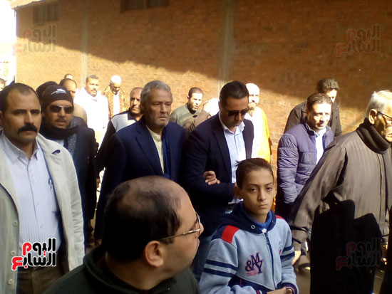 تشييع جنازة شقيق فاروق الفيشاوي بالمنوفية (3)