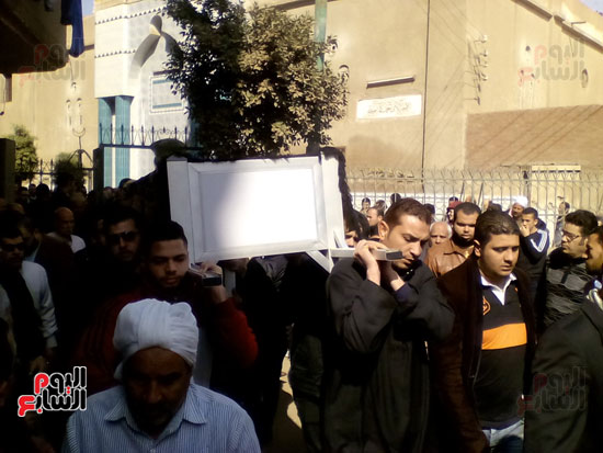 تشييع جنازة شقيق فاروق الفيشاوي بالمنوفية (2)