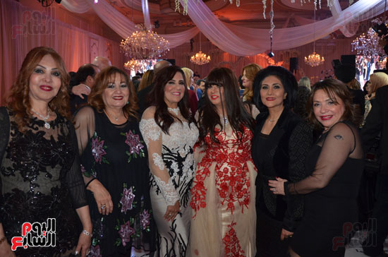 د.عواطف سراج الدين ونهاد الشريف والصديقات