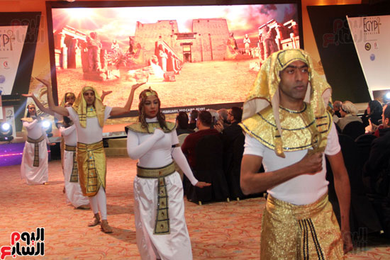 العرض الفرعونى أثناء بدء المؤتمر