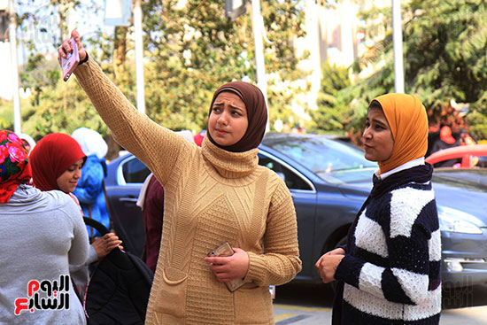 السيلفى فى معرض الكتاب (1)