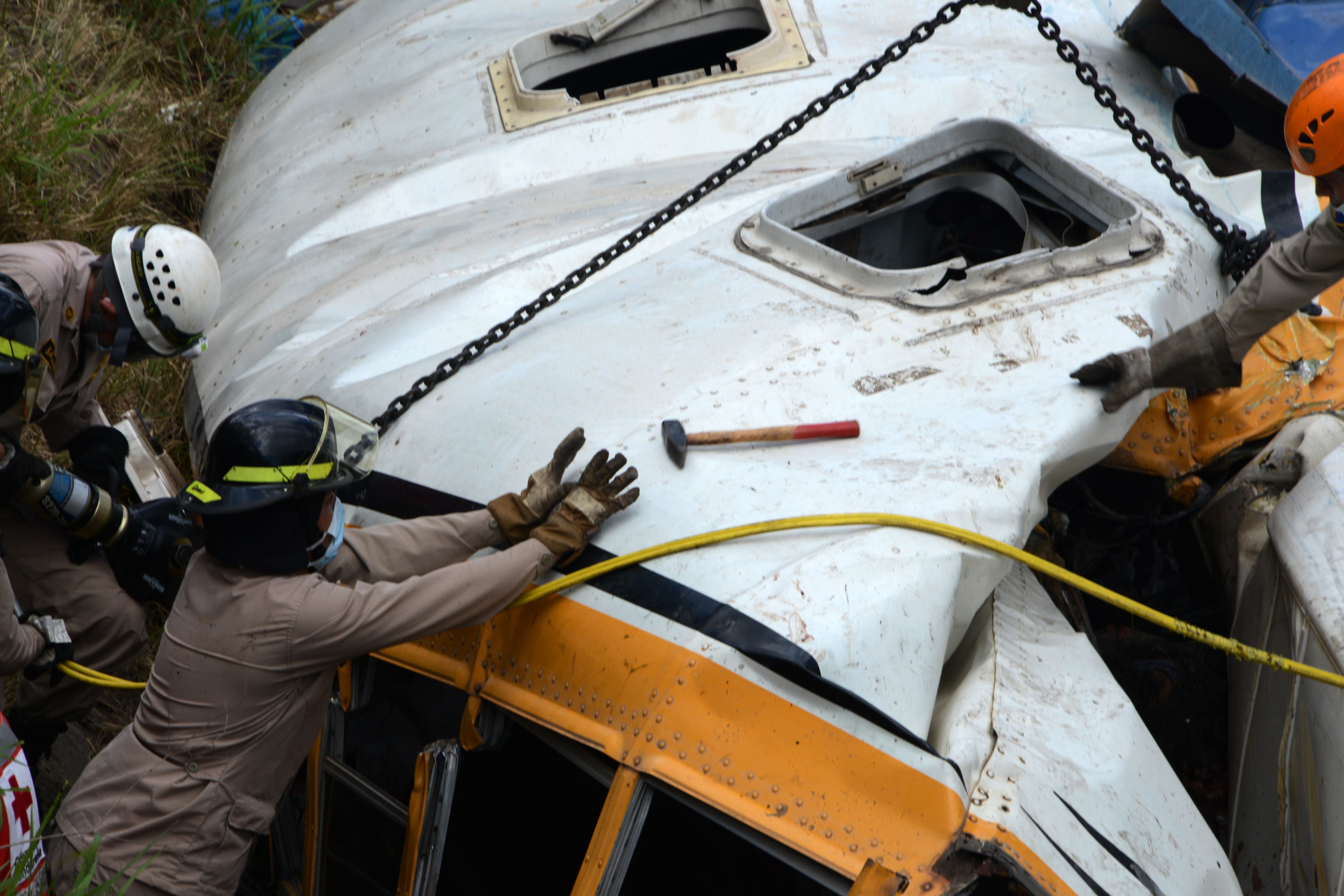 حادث مقتل 12 شخصا وإصابة 35 آخرين فى حادث طريق قرب ألمانيا حادث مقتل 12 شخصا وإصابة 35 آخرين فى حادث طريق قرب ألمانيا