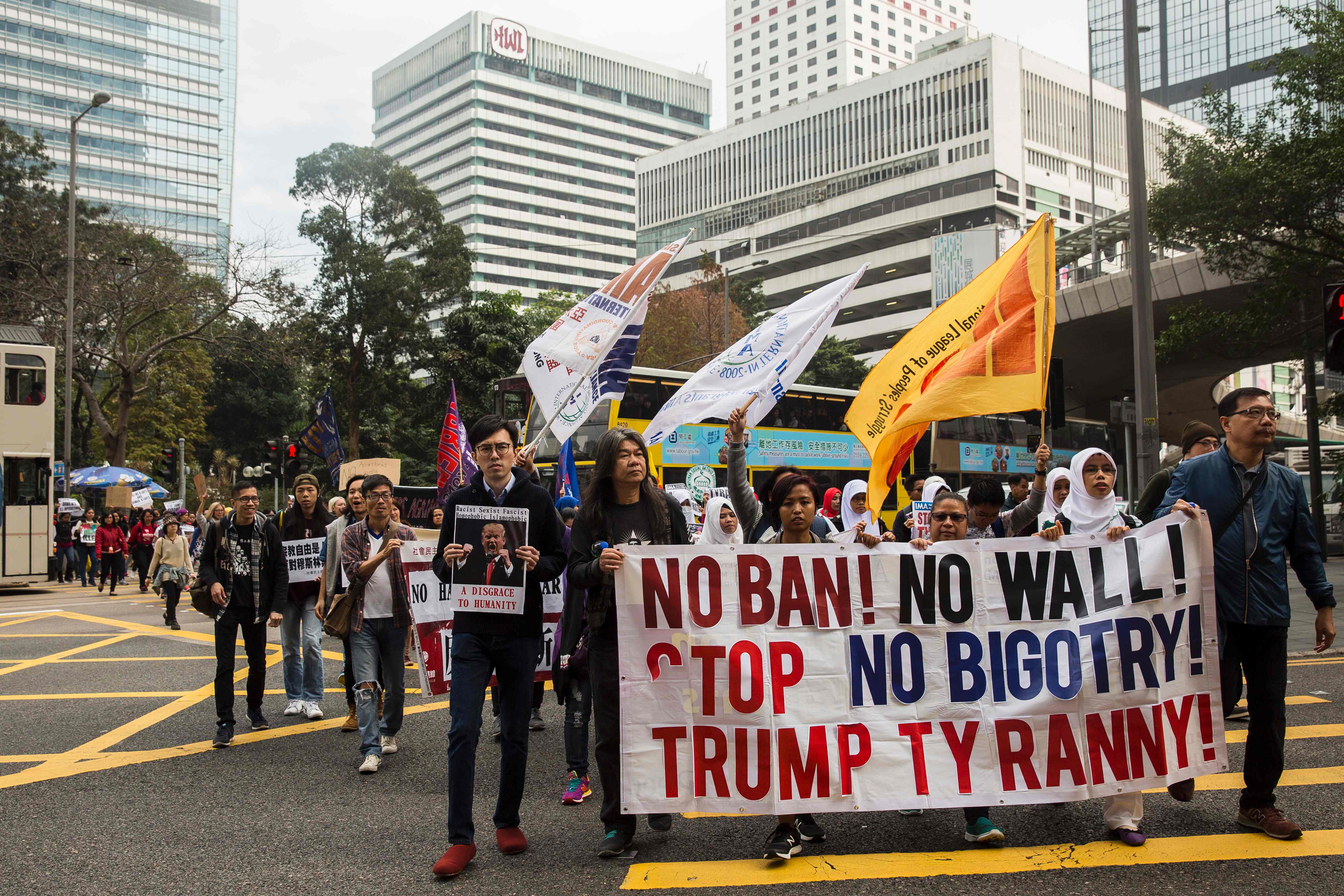 اندلاع مظاهرات ضد ترامب فى هونج كونج احتجاجا على قانون منع السفر