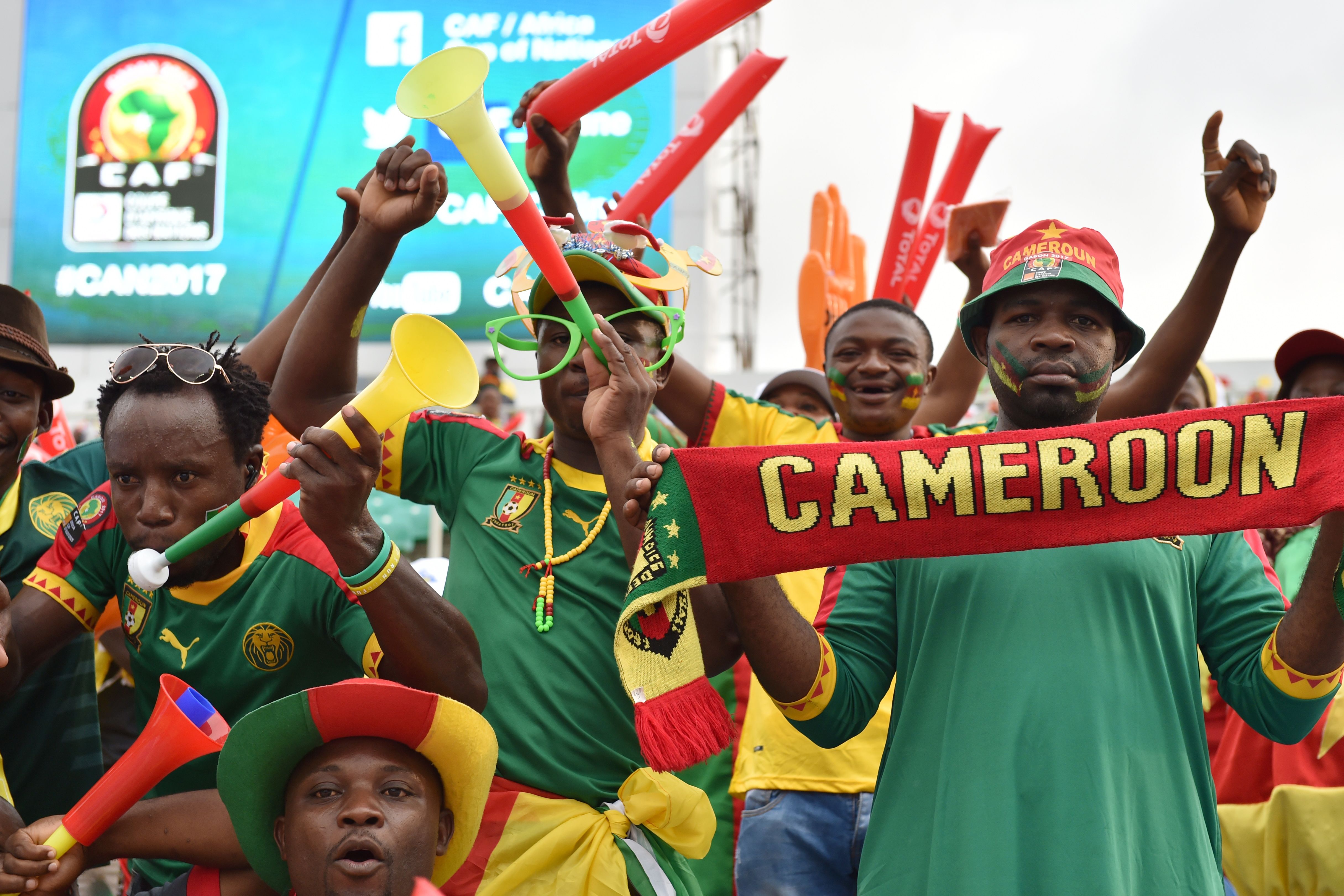 الجماهير تدعم المنتخب الكاميرونى قبل مواجهة الفراعنة