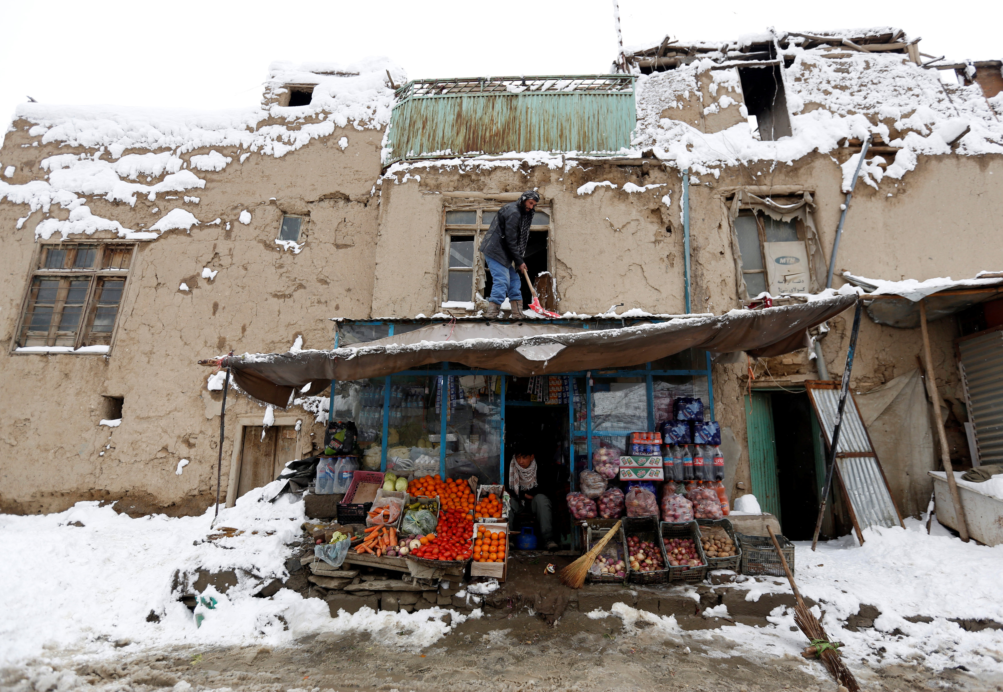 عاصفة جليدية فى أفغانستان