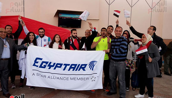  مشجعو المنتخب المصرى بالمطار