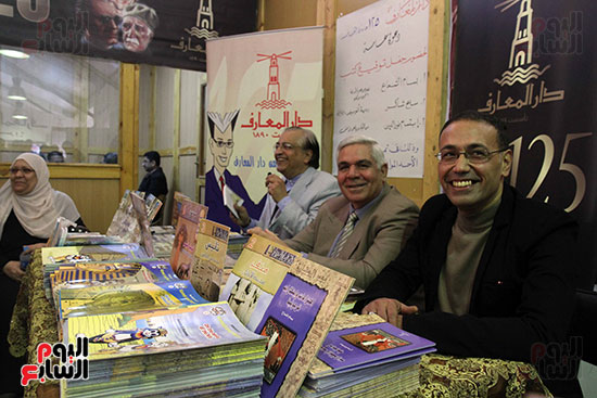 بسام الشماع وسامح شاكر يوقعان أعمالهما بمعرض الكتاب (7)