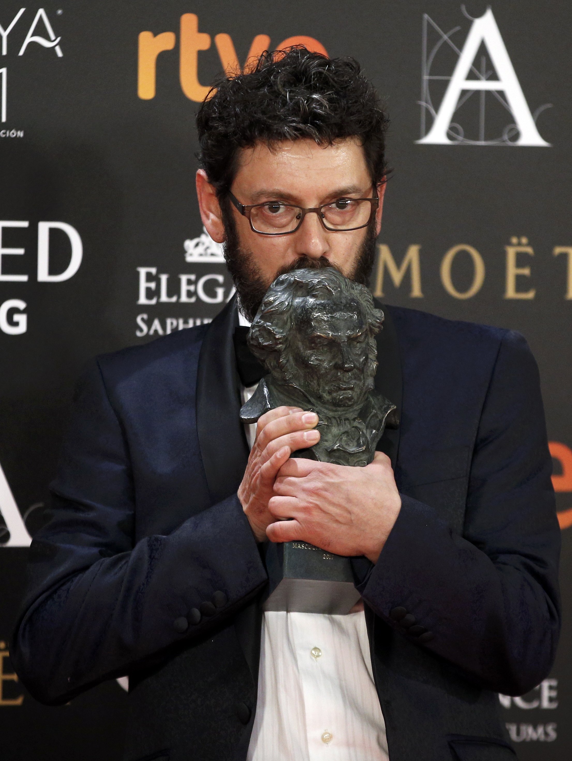 سولو  فاز بجائزة أفضل ممثل مساعد