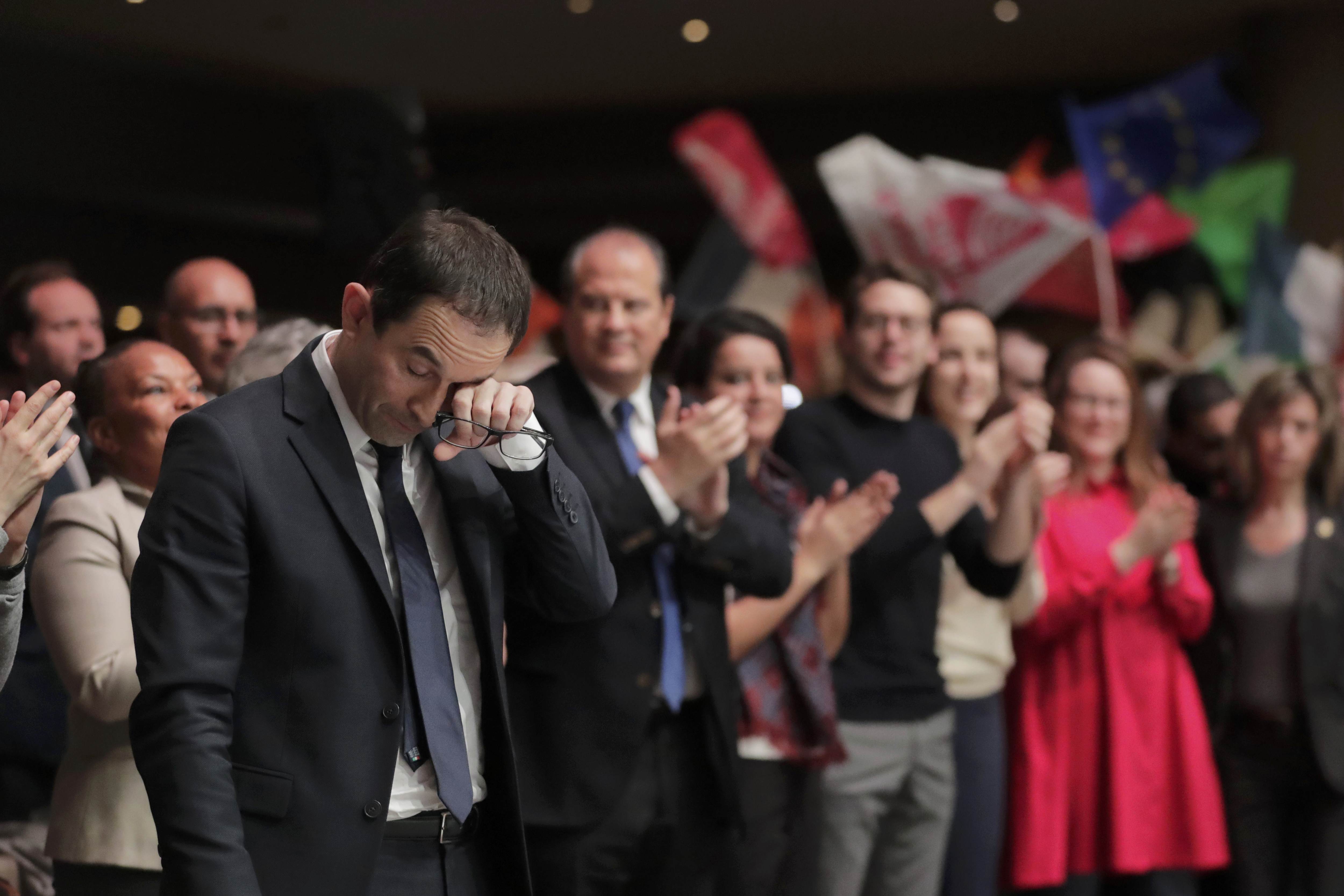 بونوا هامون بعد إعلان الحزب ترشيحه رسميا للانتخابات الرئاسية الفرنسية - رويترز
