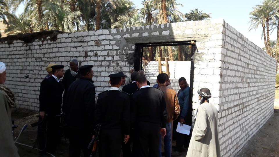 3- حملة لإزالة التعديات بمدينة الزينية 3- حملة لإزالة التعديات بمدينة الزينية