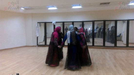 عروض رقصات نوبية للمشاركين بمسابقات المواهب