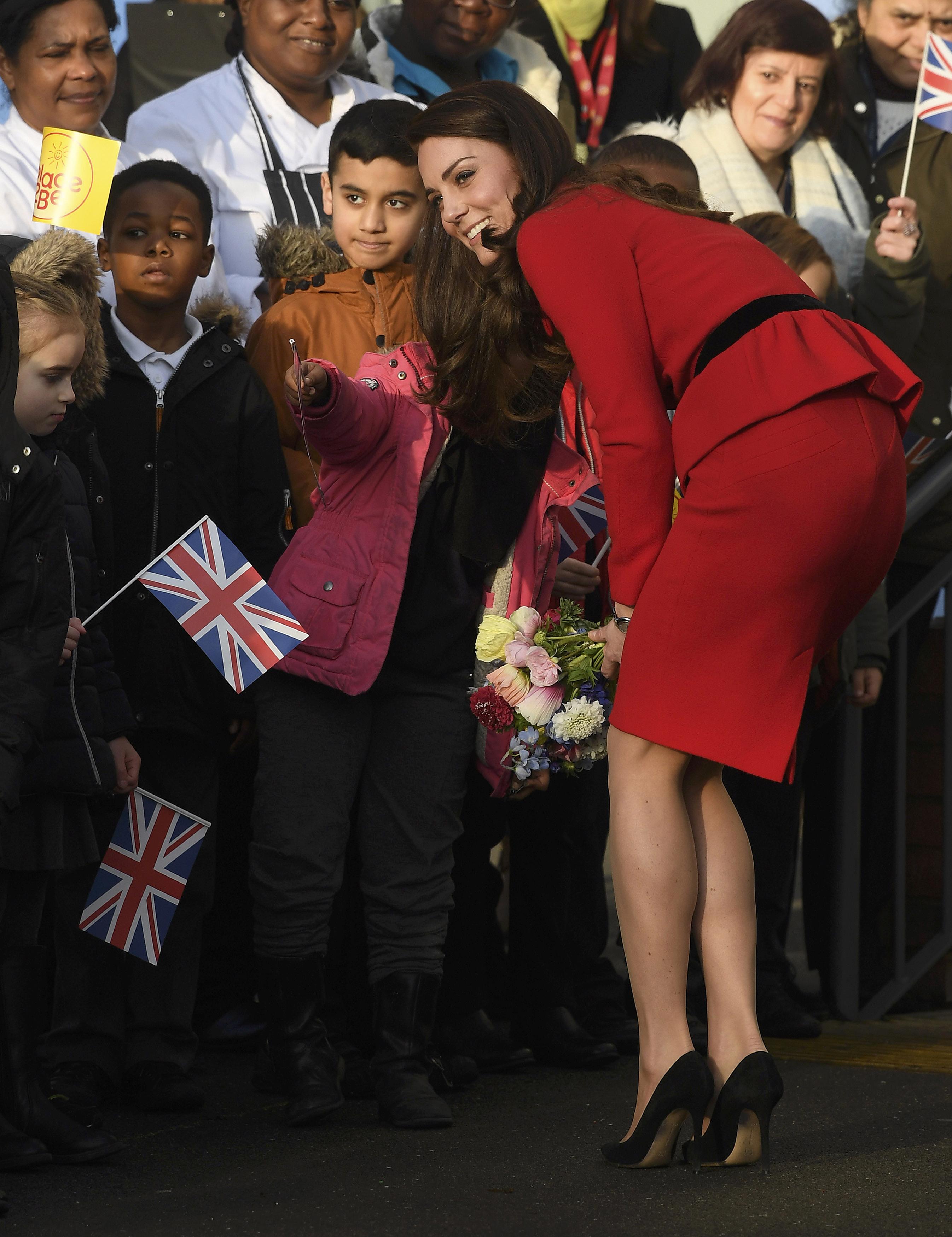 كيت تشارك فى أسبوع الصحة العقلية للأطفال في مدرسة ميتشل بروك الابتدائية