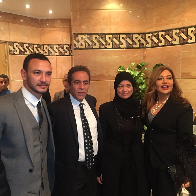 أحمد خالد صالخ مع صبرى فوزا ووالدته وليلى علوى