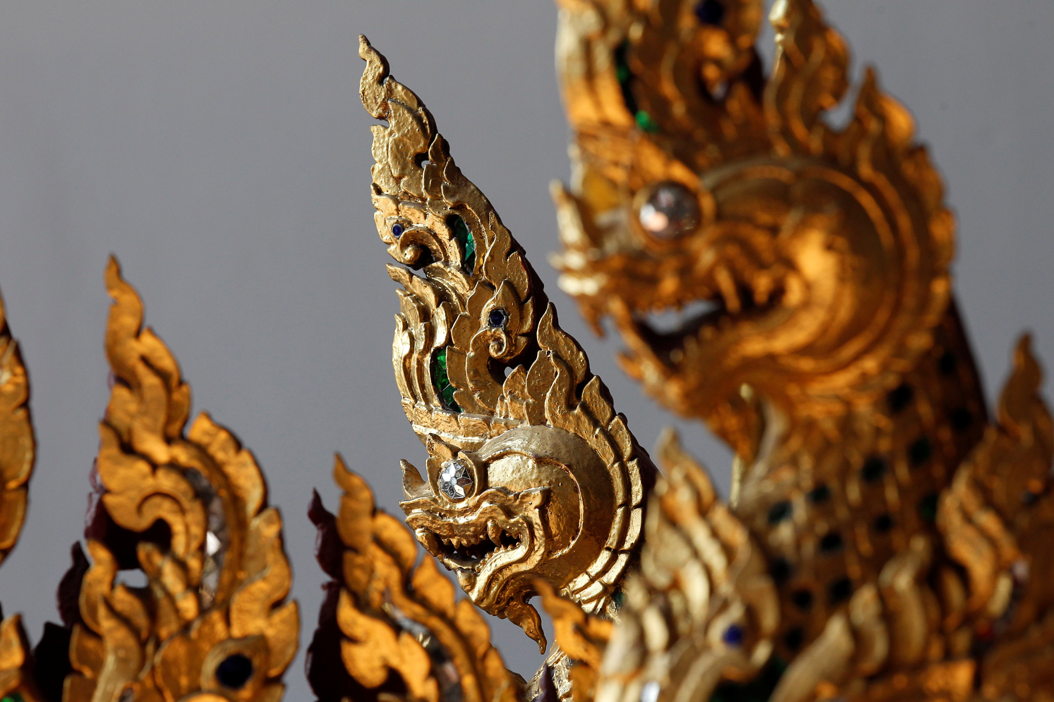 زخارف العربة الملكية لجنازة ملك تايلاند بوميبول ادولياديج