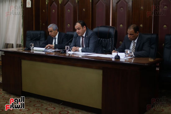 اجتماع لجنة الصناعة بحضور وزير الصناعة طارق قبيل