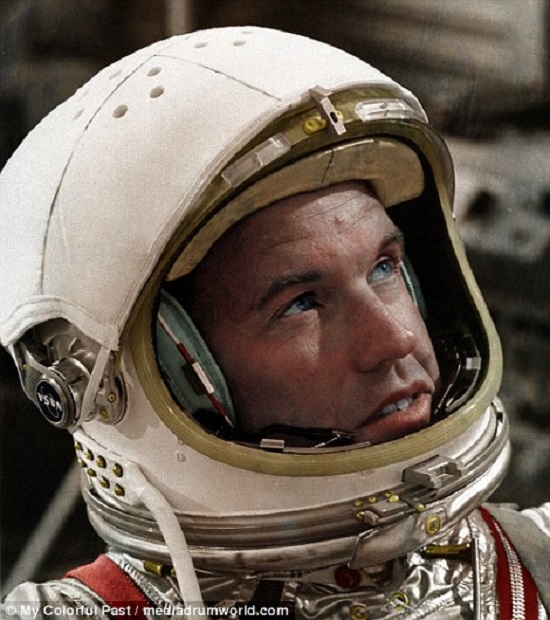 رائد الفضاء جوردون كوبر فى مايو لعام 1963 خلال مشروع عطارد