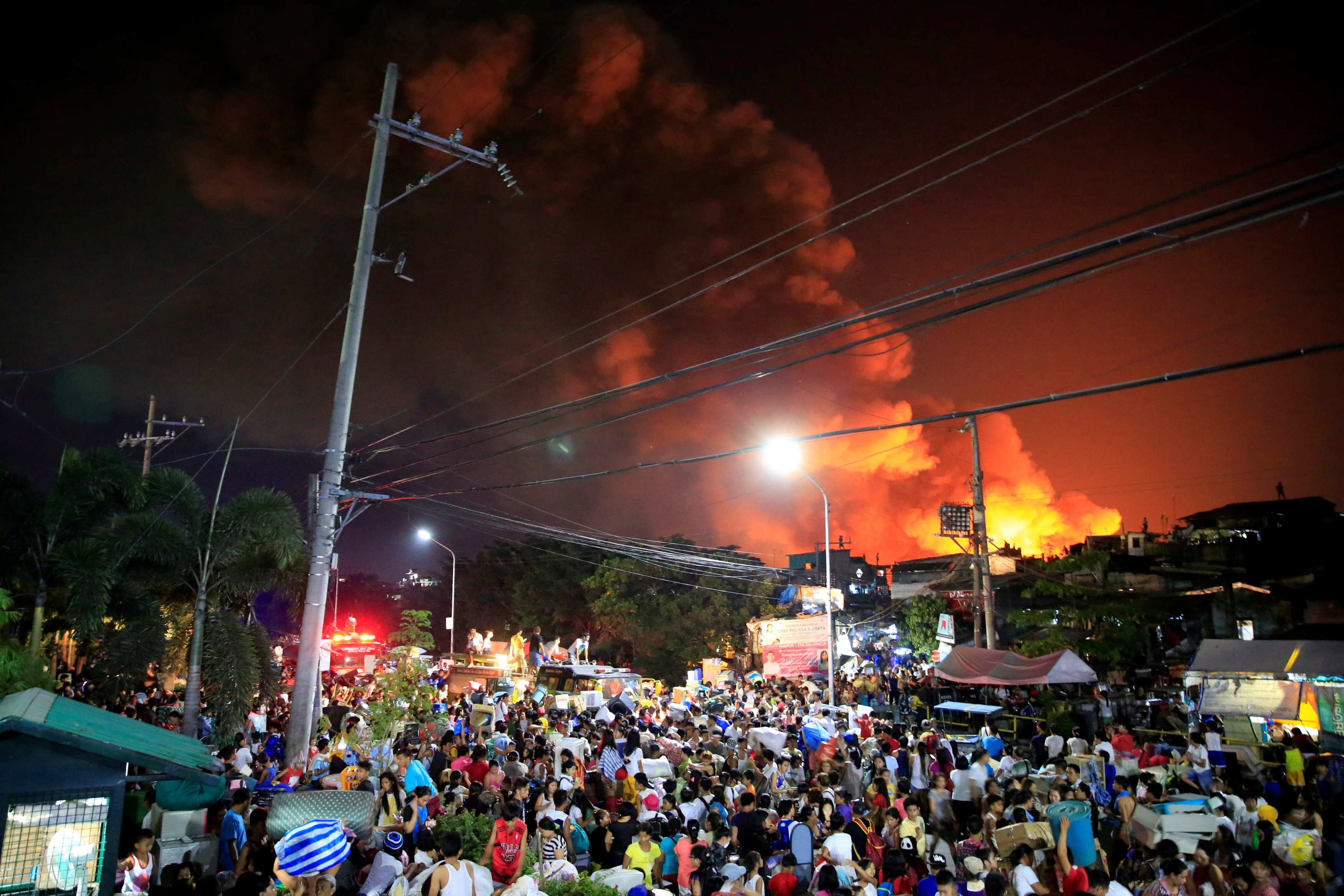 اشتعال النيران فى مناطق عشوائية فى الفلبين وتشريد أكثر من 15000 شخص