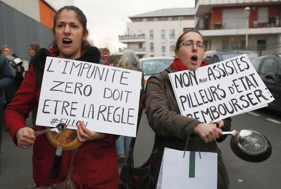 مظاهرات بأدوات الطبخ فى فرنسا ضد مرشح اليمين فرانسوا فيون