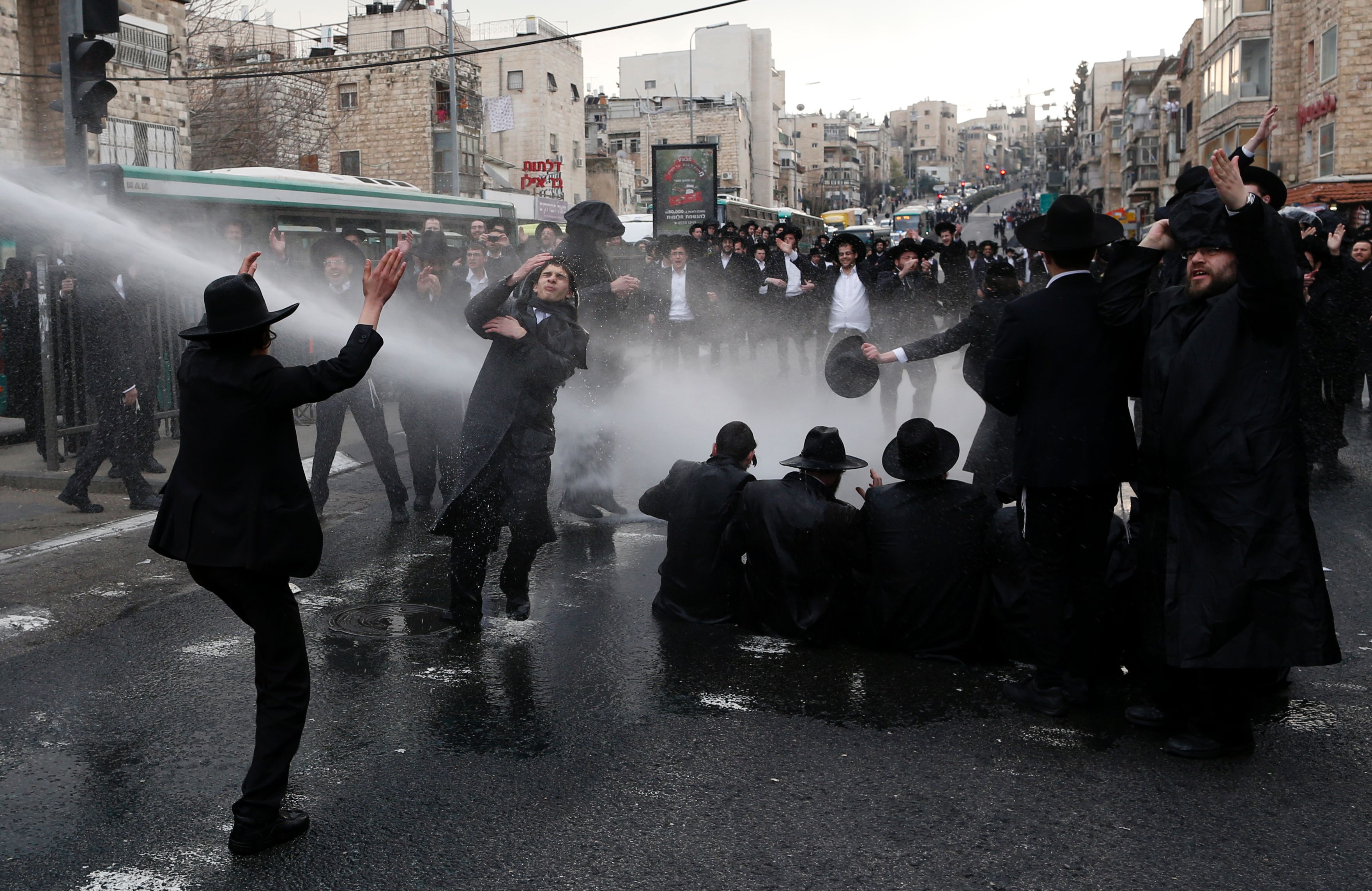 عمليات تفريق المتظاهرين اليهود