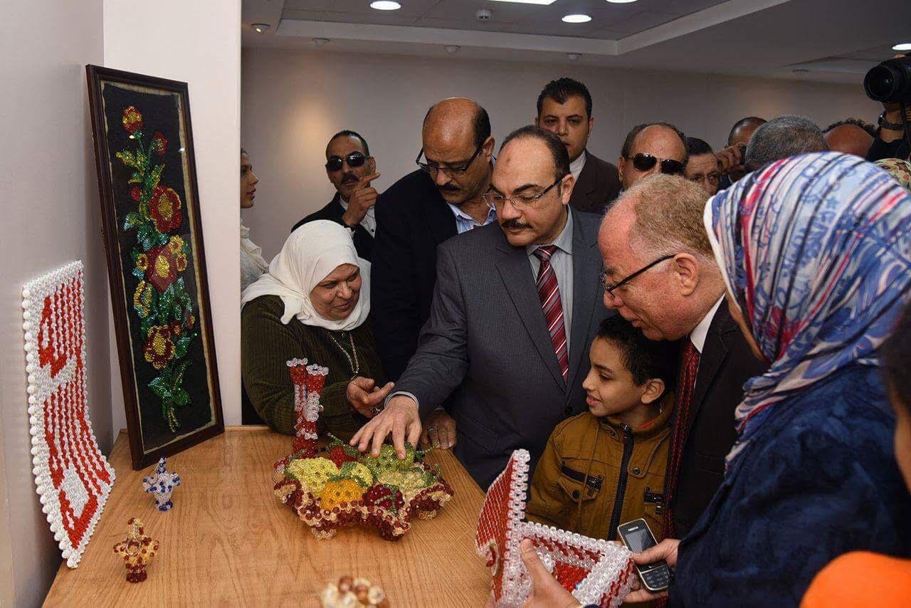 وزير الثقافة و محافظ الاسكندرية يتفقدا المشغولات اليدوية بمتحف مصطفى كامل