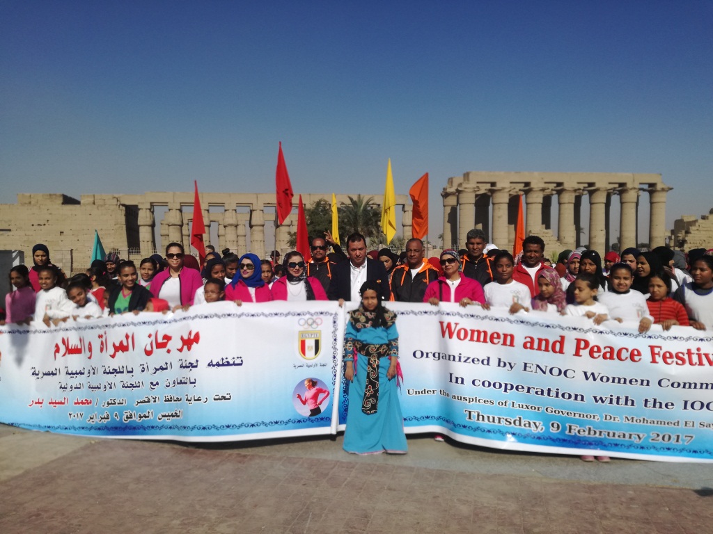 2- محافظ الأقصر يشارك بفعاليات المهرجان للمرأة والسلام
