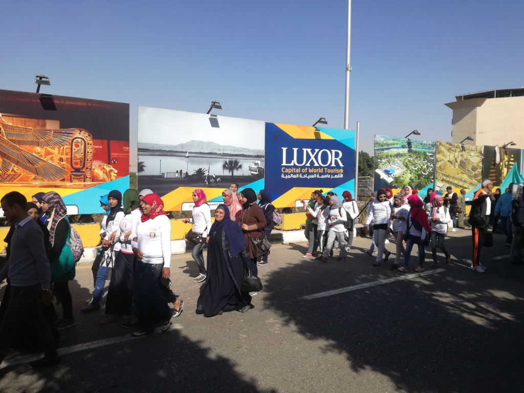 10- جانب من مرور ماراثون المرأة والسلام بكورنيش النيل