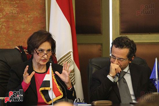 السفيرة نائلة جبر خلال المؤتمر الصحفى