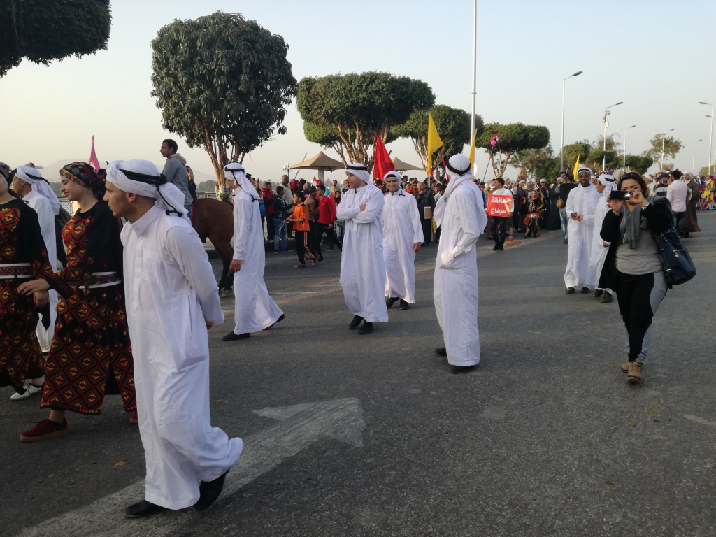 مسيرات بكورنيش النيل للفرق الشعبية بالأقصر