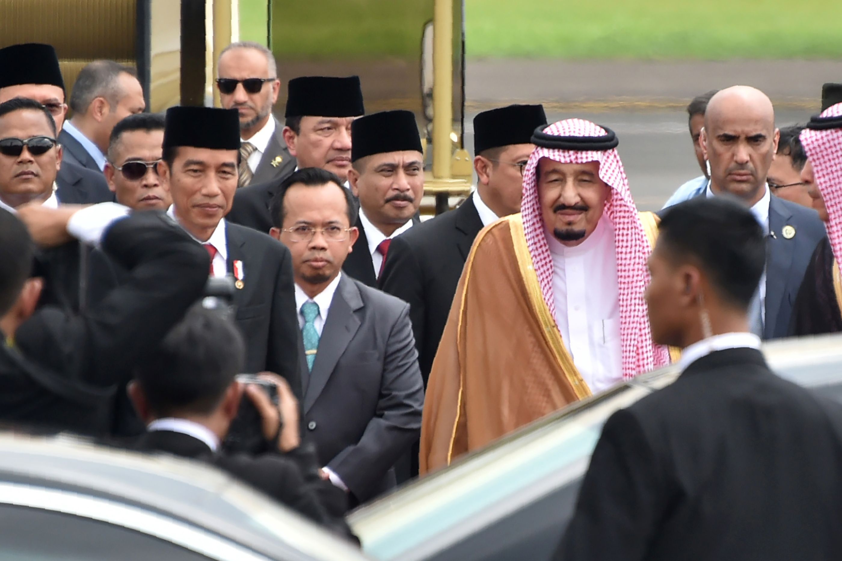 الرئيس الإندونيسى جوكو ويدودو وبالعاهل السعودى (2)
