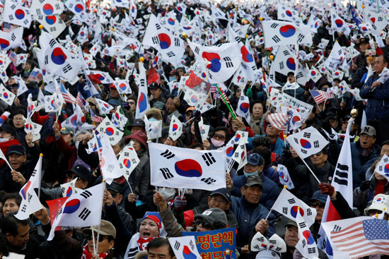 مظاهر تأييد رئيسة كوريا الجنوبية