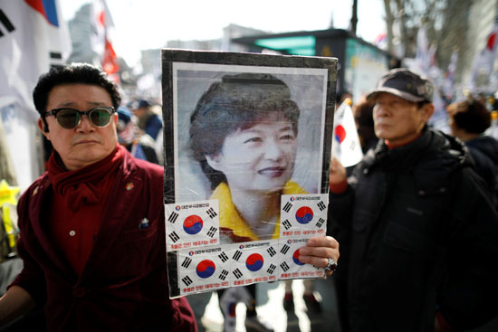 مظاهرات تأييد لرئيسة كوريا الجنوبية