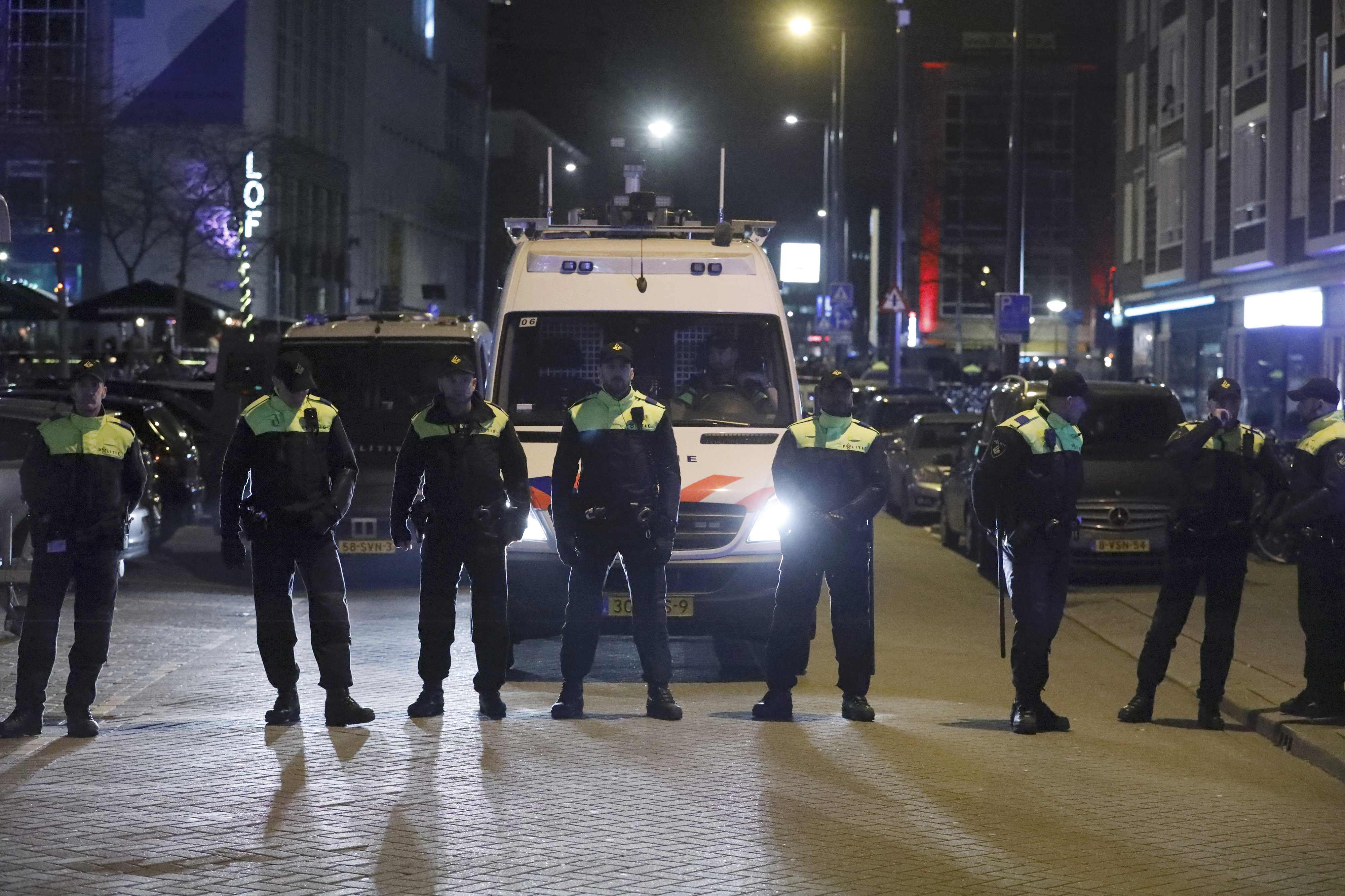 الشرطة تغليق الشوارع المؤدية للقنصلية التركية فى روتردام
