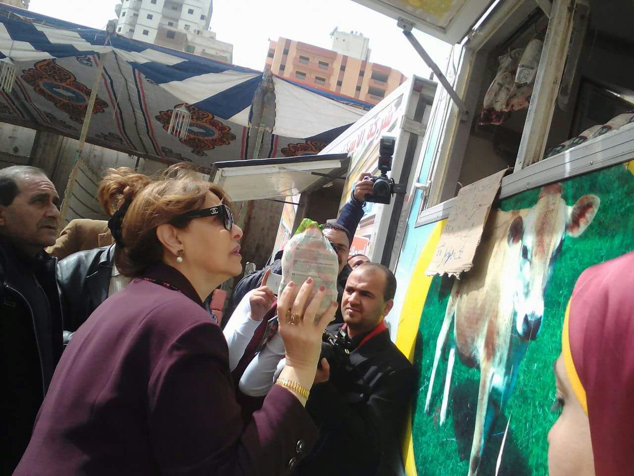 محافظة الاسكندرية تفتتح سوق خيري بمنطقة السيوف (1)