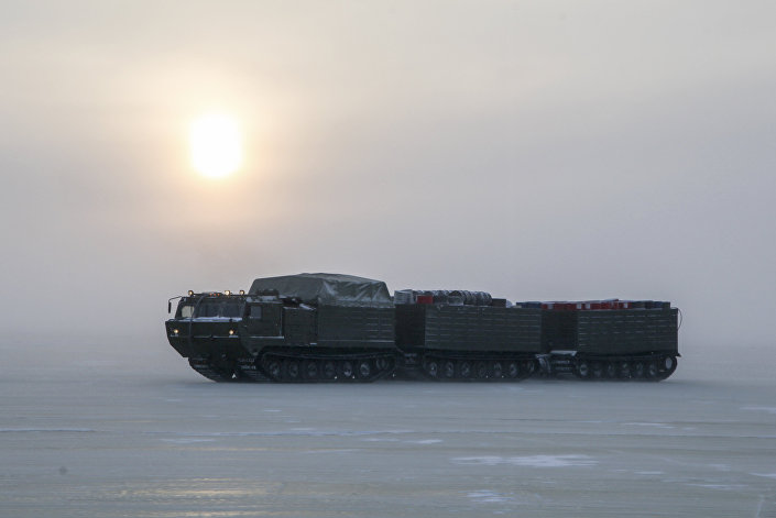 المعدات الروسية تصل جزيرة نائية فى جزر سيبيريا الجديدة