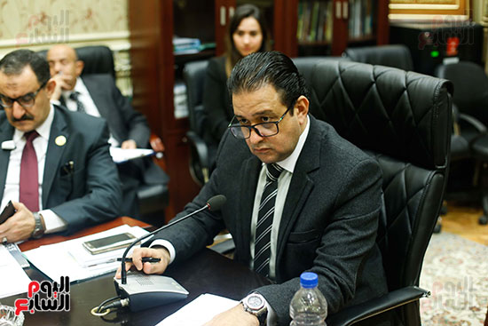 النائب علاء عابد رئيس اللجنة 
