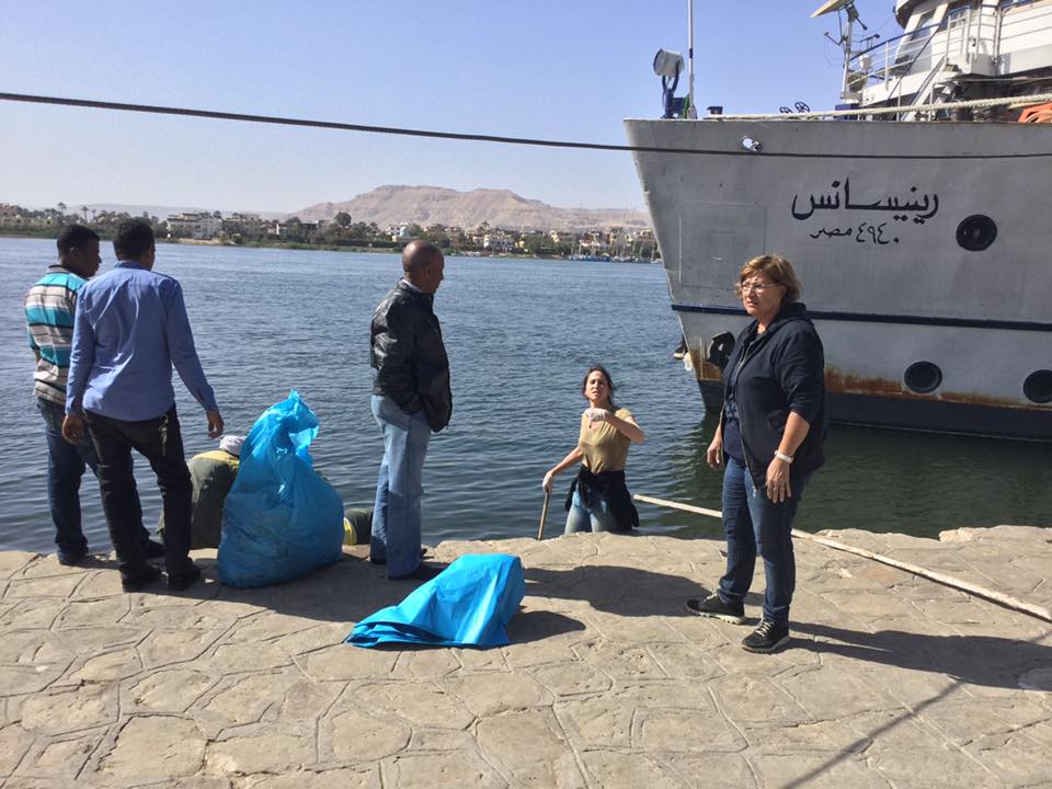 حملة لتنظيف نهر النيل بمشاركة مصريين وأجانب في الأقصر