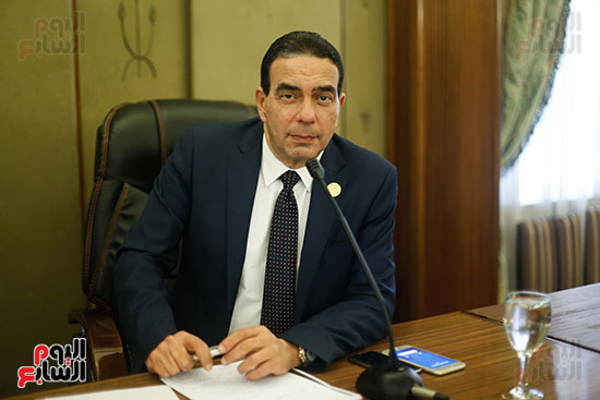 ايمن ابو العلا وكيل لجنة الصحة 