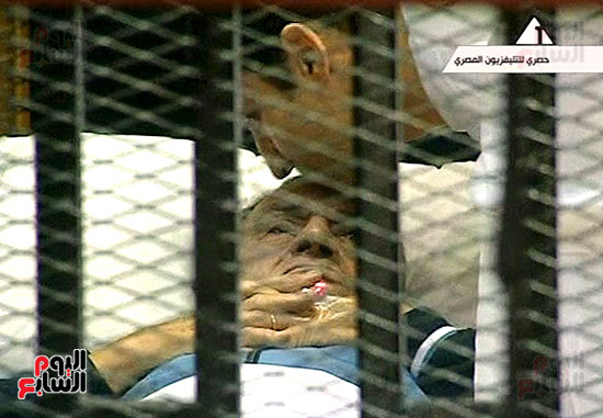 مبارك فى أول ظهر له بأولى محاكماته