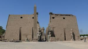 صرح معبد الاقصر المقرر تركيب التمثال فيه بعد الترميم
