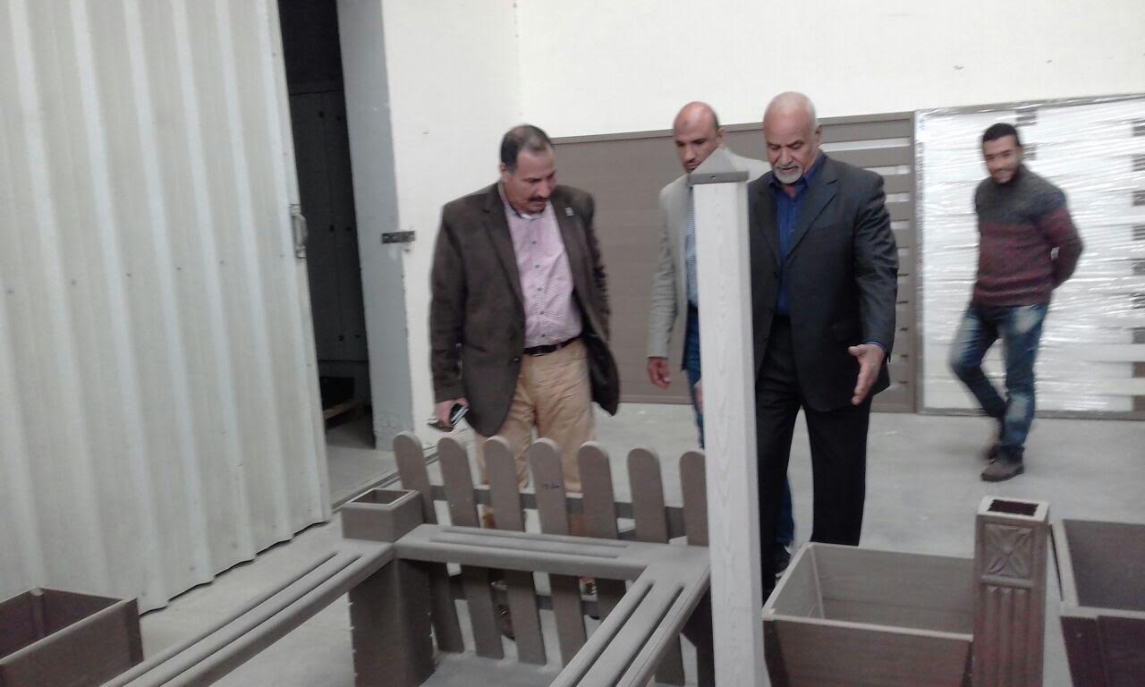 رئيس الجهاز يتابع الاسوار المصنعه رئيس الجهاز يتابع الاسوار المصنعه