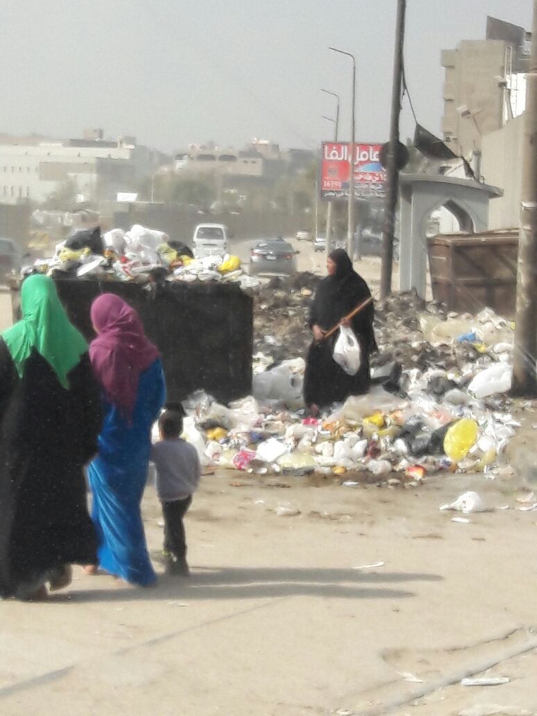 القمامة بمدخل المدينة