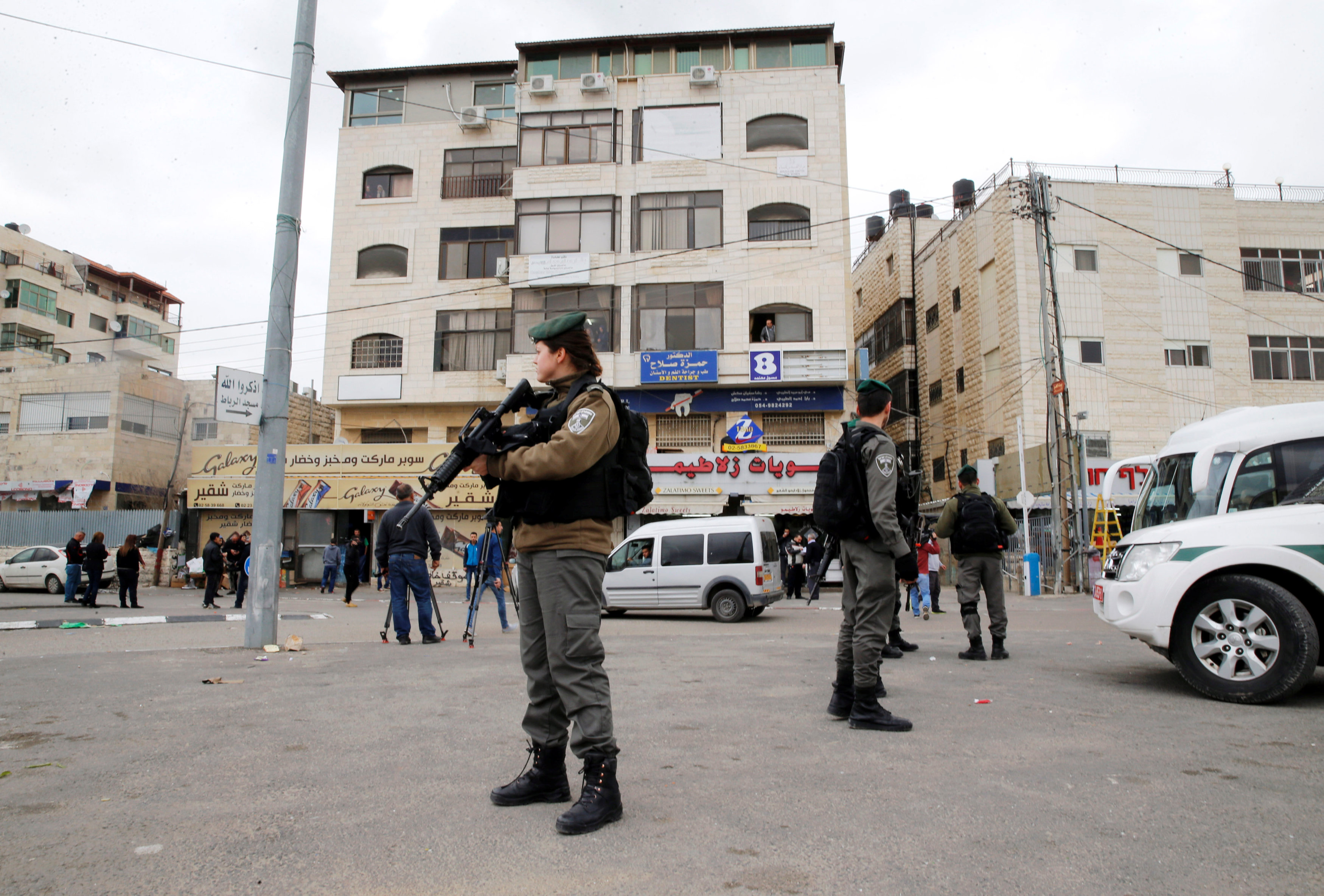 قوات الاحتلال تحاصر مكتب باحث فلسطينى للخرائط