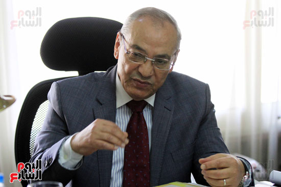 المحاسب سمير حسن رئيس مجلس إدارة شركة إيجوث (1)