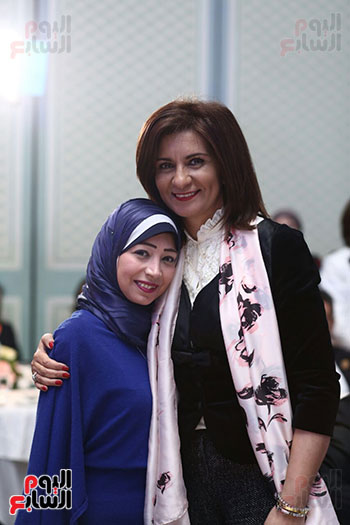مؤسسة بهية تحتفل بمرور عامين على تأسيسها وتكرم وزيرة الهجرة ويسرا (3)
