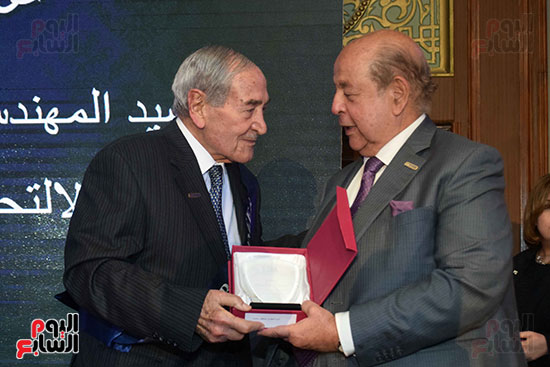 احتفالية تكريم الرواد بجمعية رجال الأعمال المصريين (27)
