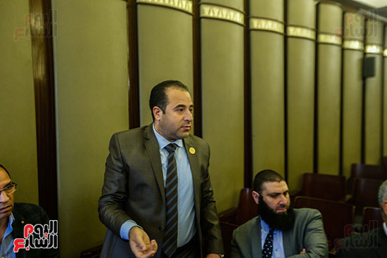مشادات كلامية باللجنة التشريعية على عبد العال مجلس النواب (15)