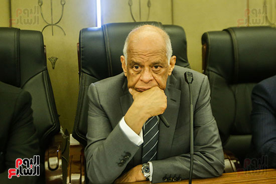 مشادات كلامية باللجنة التشريعية على عبد العال مجلس النواب (2)